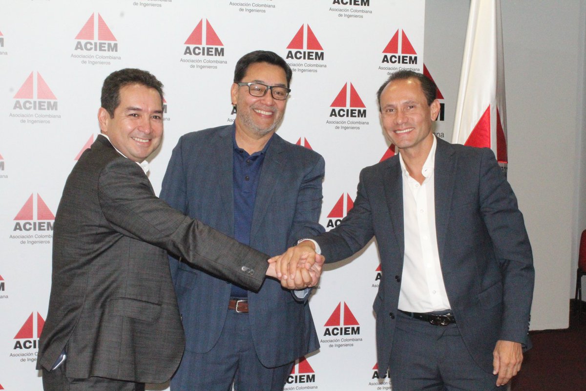 Andeg_Col's tweet photo. #DebesSaber | Firmamos Memorando de Entendimiento con @fenalcarbon y @ACIEM_Oficial para fomentar el conocimiento experto en ingeniería y fortalecer la cadena de valor de los carbones colombianos. 🇨🇴
¡Resaltamos el rol del  carbón para la generación de #EnergíaConfiable!⚡ https://t.co/Jy5kn45tuF
