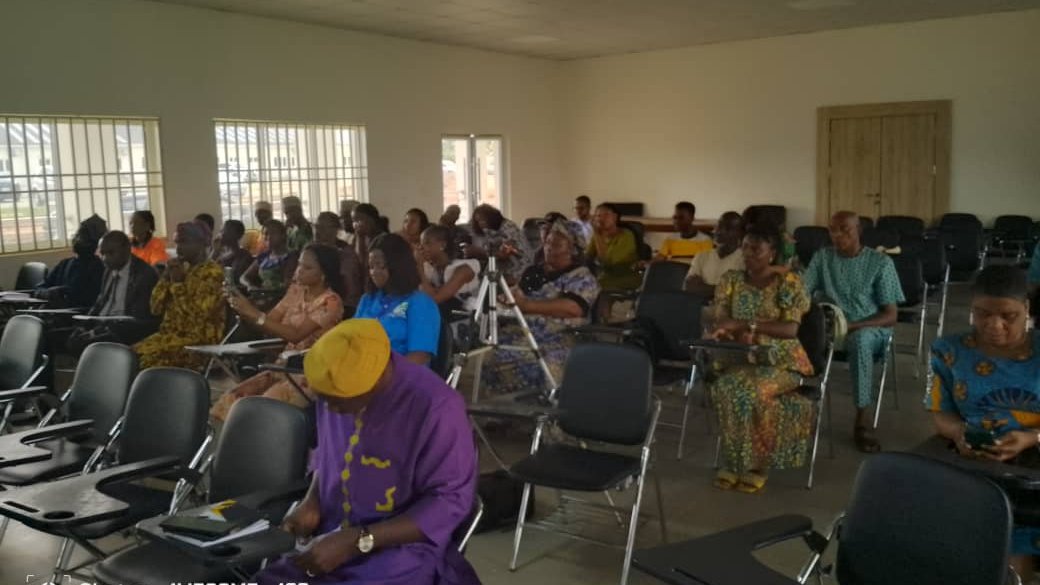 EdoSmafs's tweet photo. ANIMAL HUSBANDRY DEPARTMENT; A KEY INSTRUMENT IN AGRICULTURAL DEVELOPMENT – HON. IDEHENRE
by Okojie Francisca

In his keynote address, Hon. Idehenre, reiterated that the Department had been instrumental in implementing various....

See More on our Facebook Page, link in the bio https://t.co/rwN1U3tgD6