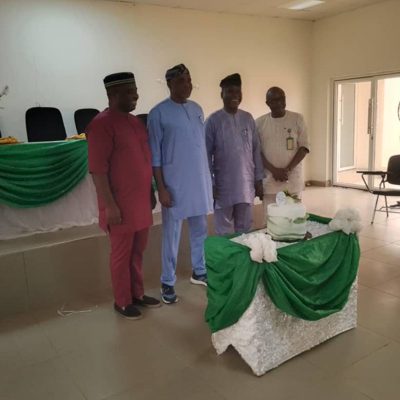 EdoSmafs's tweet photo. ANIMAL HUSBANDRY DEPARTMENT; A KEY INSTRUMENT IN AGRICULTURAL DEVELOPMENT – HON. IDEHENRE
by Okojie Francisca

In his keynote address, Hon. Idehenre, reiterated that the Department had been instrumental in implementing various....

See More on our Facebook Page, link in the bio https://t.co/rwN1U3tgD6