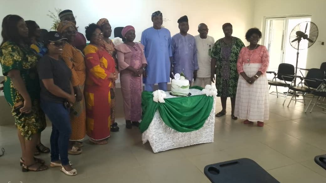 EdoSmafs's tweet photo. ANIMAL HUSBANDRY DEPARTMENT; A KEY INSTRUMENT IN AGRICULTURAL DEVELOPMENT – HON. IDEHENRE
by Okojie Francisca

In his keynote address, Hon. Idehenre, reiterated that the Department had been instrumental in implementing various....

See More on our Facebook Page, link in the bio https://t.co/rwN1U3tgD6