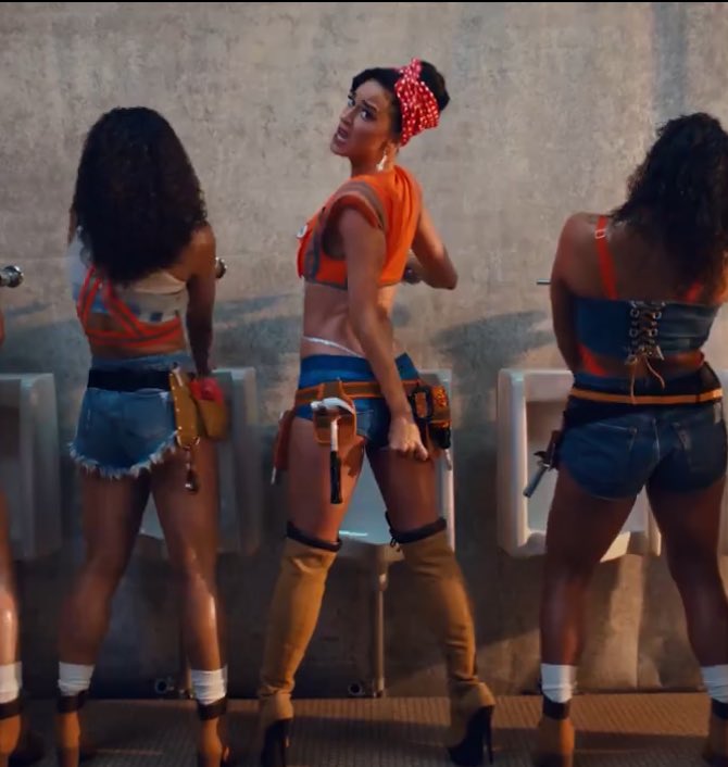 poptime's tweet photo. Meu Deus, Katy Perry! 🥵🔥 https://t.co/IcD2PqC0k6