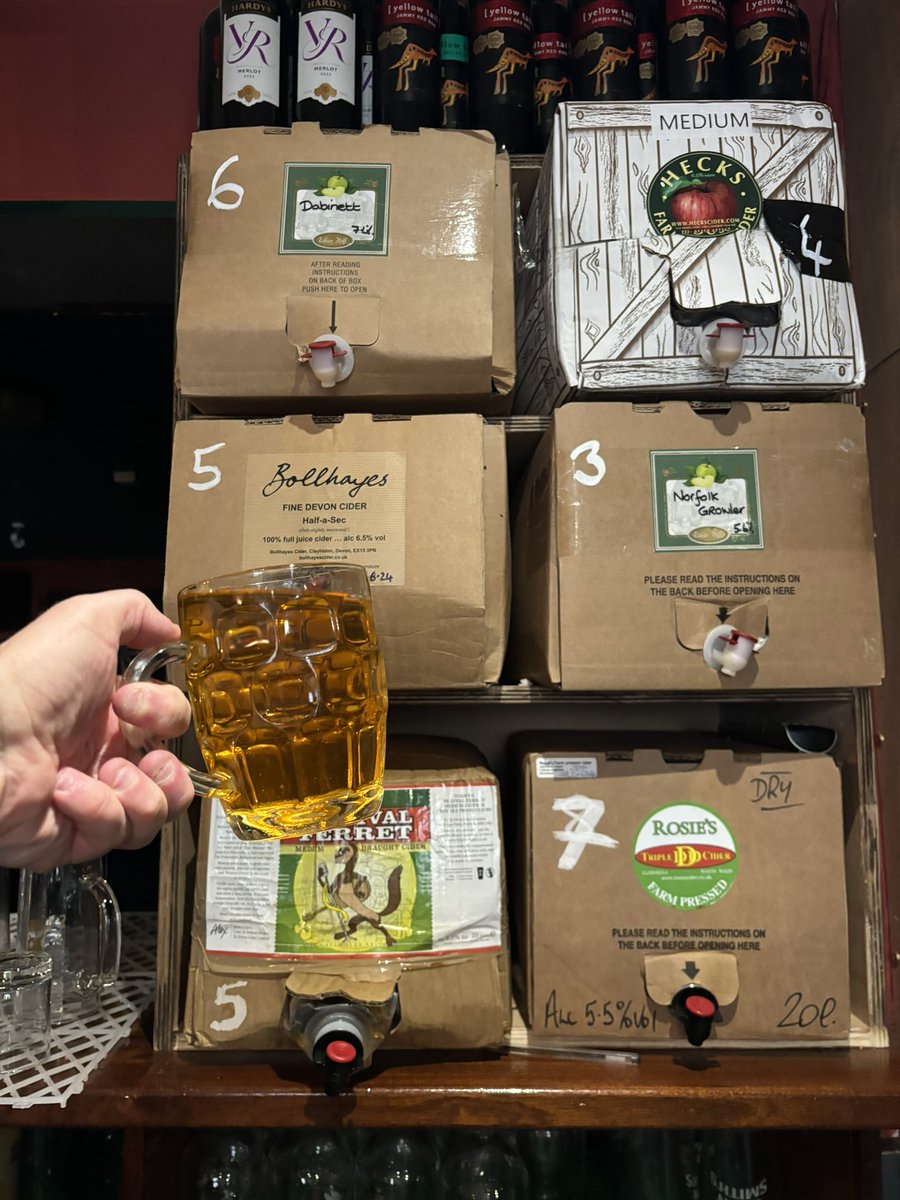 #nowdrinking <a href="/bollhayes/">Bollhayes Cider</a> Half a Sec 6.5% #realcider <a href="/ShipInnHull/">ShipInnHull</a>