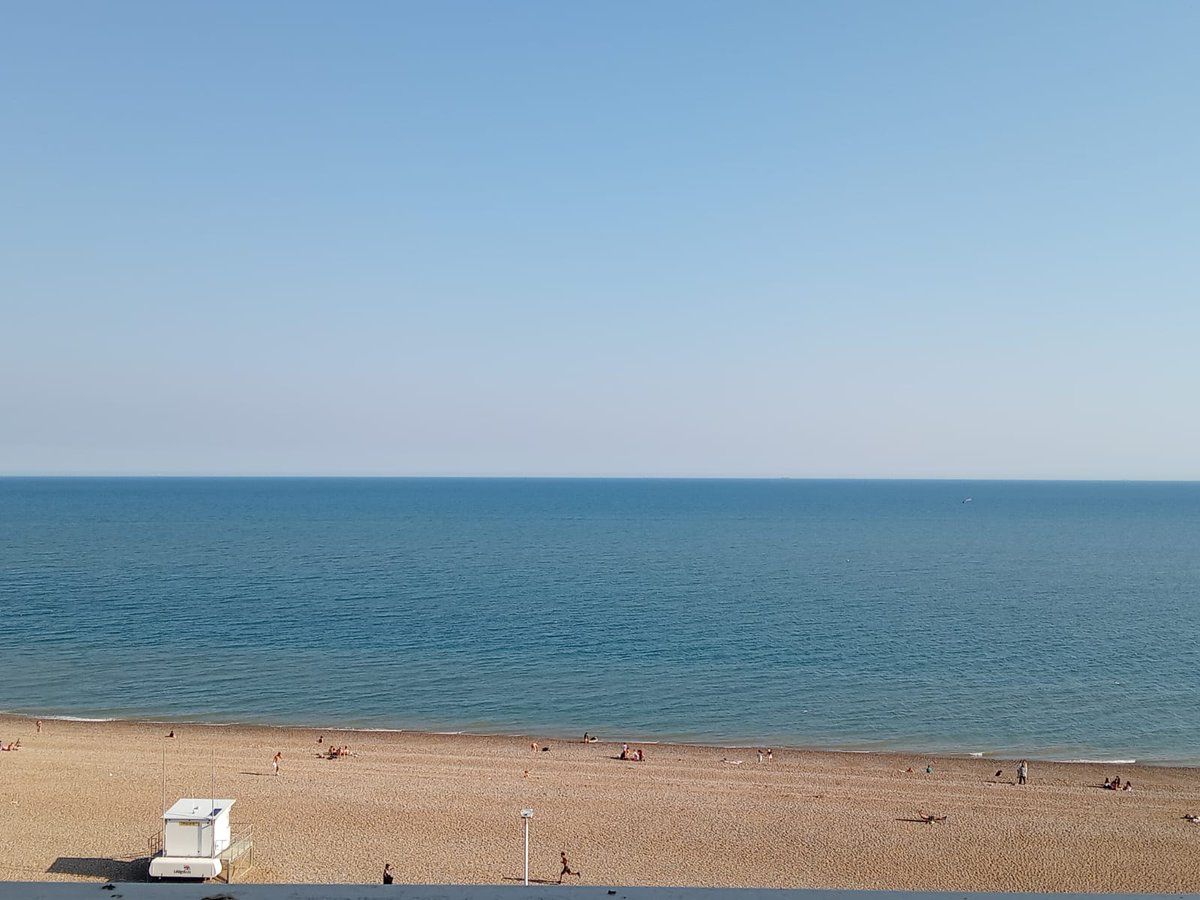 We're looking forward to the sun returning next week, but in the meantime did you know there is still so much to do locally even in the rain? From vintage shops, to antique boutiques, fishing museums, aquariums and more. 

Stay soon 👉 royalvichotel.co.uk

#hastings #sussex