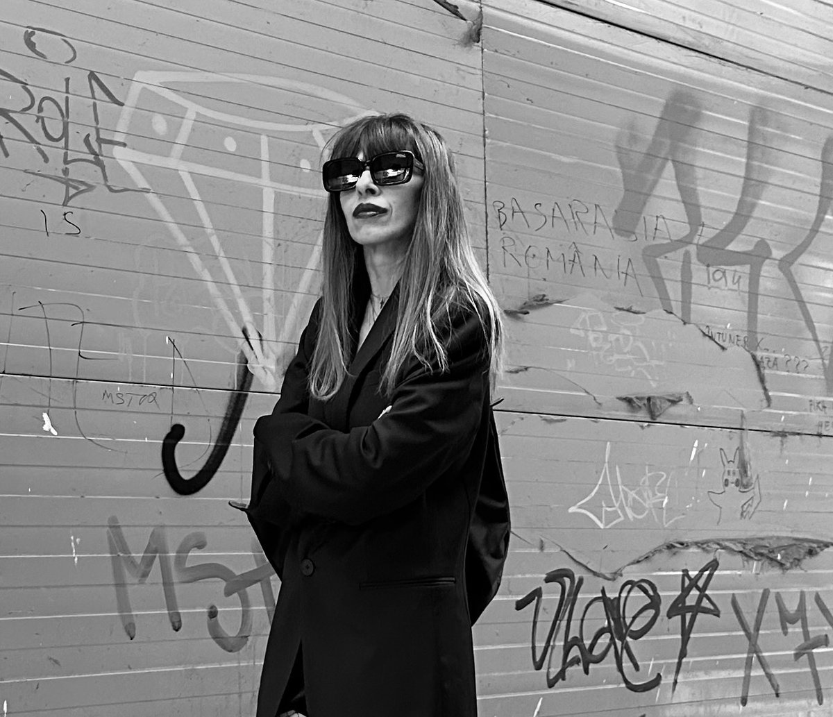 Obeah Bucureci (@andreibucureci) on Twitter photo I always loved fusion <a href="/e_tatiana/">Tatiana Ernuteanu</a> creates amazing poetry & collages. Here is my interview with her <a href="/RomaniaPozitiva/">România Pozitivă</a>
romaniapozitiva.ro/cultura/tatian…
Respect <a href="/FlorinGhinda/">Florin Ghindă</a>, my foto by <a href="/Cris_Bobarnac/">cristiana bobarnac</a>
#poetry #tatianaernuteanu #spokenword #bucharest #fashion #style #artist #art #collageart I always loved fusion <a href="/e_tatiana/">Tatiana Ernuteanu</a> creates amazing poetry & collages. Here is my interview with her <a href="/RomaniaPozitiva/">România Pozitivă</a>
romaniapozitiva.ro/cultura/tatian…
Respect <a href="/FlorinGhinda/">Florin Ghindă</a>, my foto by <a href="/Cris_Bobarnac/">cristiana bobarnac</a>
#poetry #tatianaernuteanu #spokenword #bucharest #fashion #style #artist #art #collageart