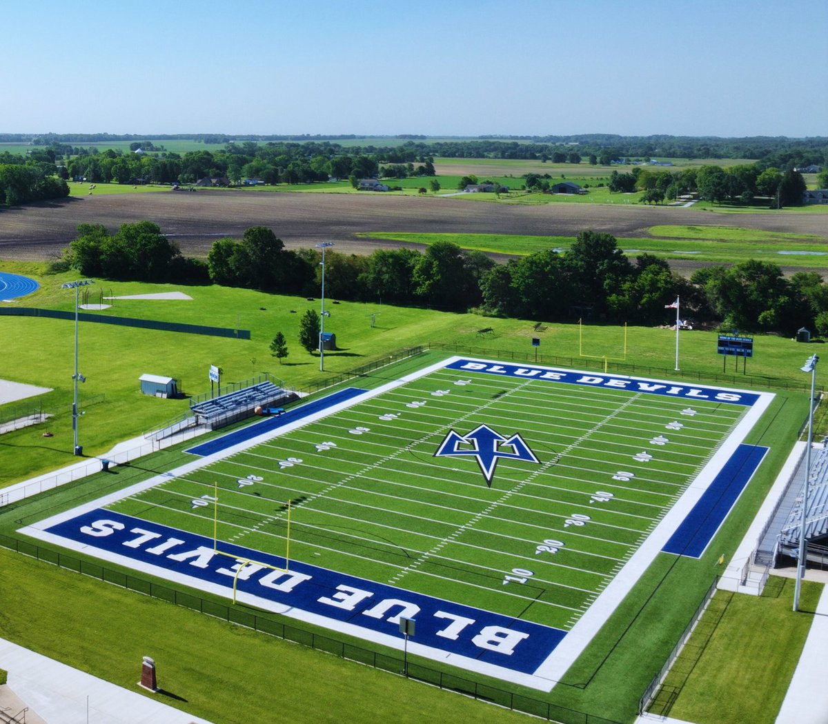 ByrneAndJones's tweet photo. With a little bit of dirt and hard work, any vision can be brought to life! Byrne & Jones Sports is honored to collaborate with @BHRABlueDevils, delivering a complex where Blue Devils can excel across multiple sports.
#TurfFields #NaturalFields #TrackConstruction https://t.co/gOtsMJcRtp