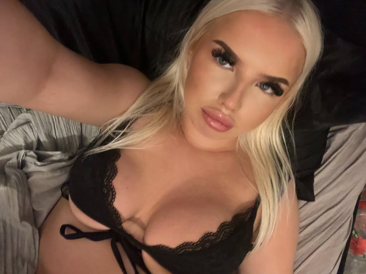cocoldnnn's tweet photo. @We_Teach_Sex Everyone always tells me I look it too�� https://t.co/DTbEJZ7K0b
