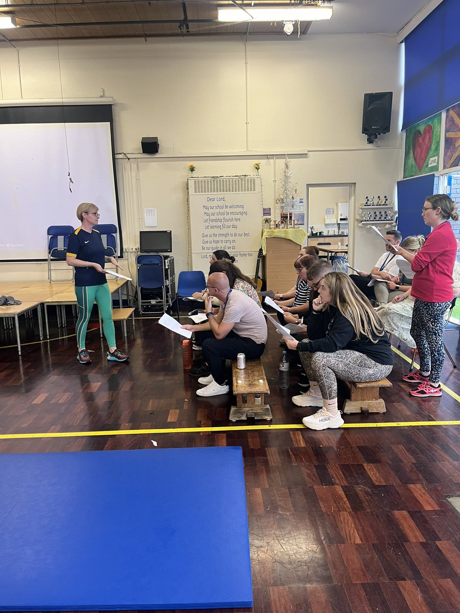 MissHughesQP's tweet image. Amazing CPD this afternoon on gymnastics with @MrsLeylandQP @QueensCoEURC Always learning #everythingispossible