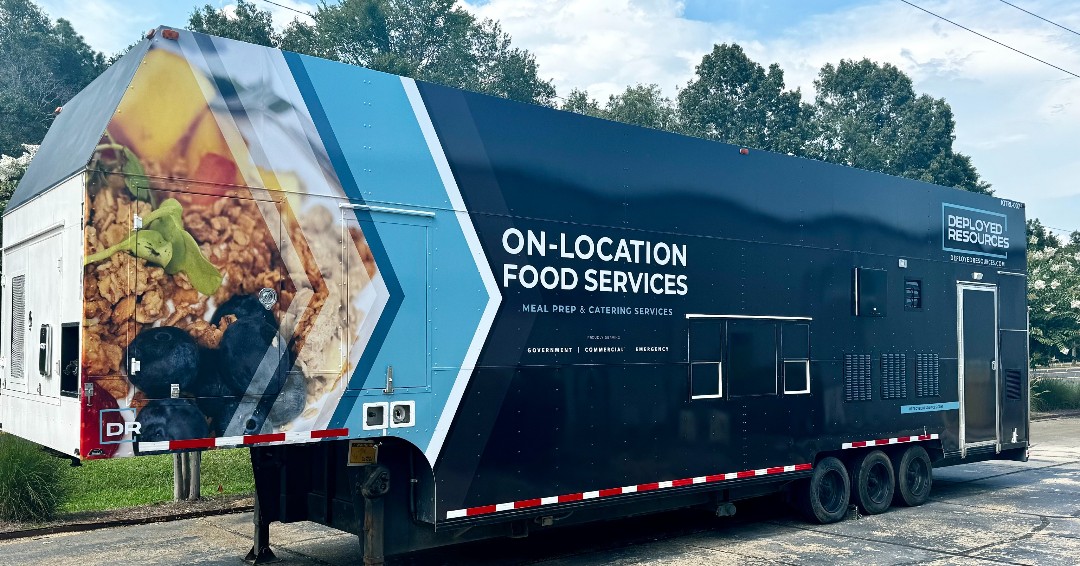 digginus's tweet image. Making your imagination become a reality!! 💡
Removed and installed new full wraps on these 40' and 53' trailers for Deployed Resources. 

#trailerwrap  #arlon #branded #vinylgraphics #fullwrap