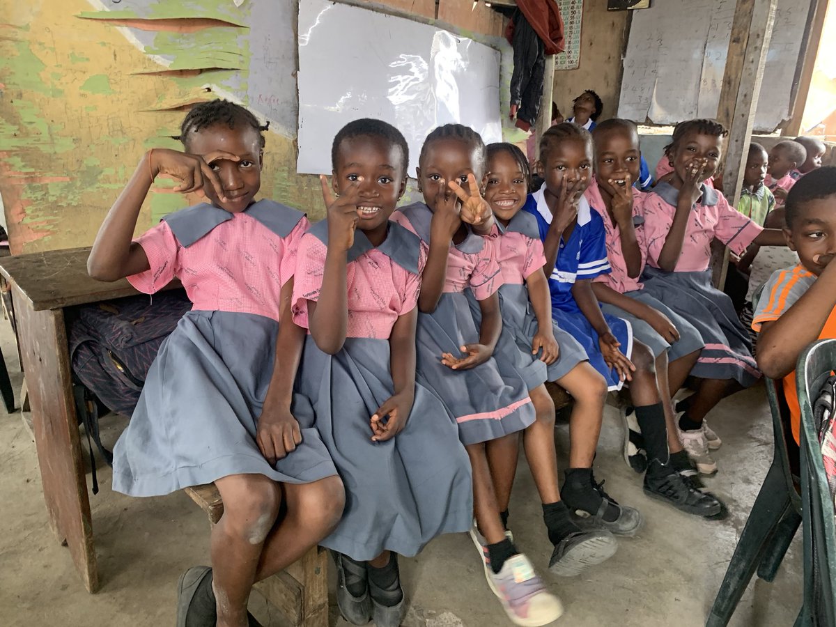 bisolajasmine's tweet image. Back at doing what I love ❤️ #LFBI #volunteer