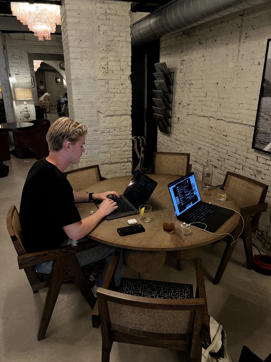 Wojtek Lesinski tweet media