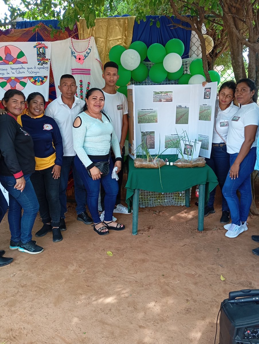 RibasLossada's tweet photo. JEL. Parroquia San José. Presentación de proyecto Productivo. Siembra de Cebolla. @_LaAvanzadora @CDCEZULIA @M_RibasOficial @misionribaszul1 @NicolasMaduro @PoetaLaya @ZuliaTupamaro https://t.co/V0XD9O6duI