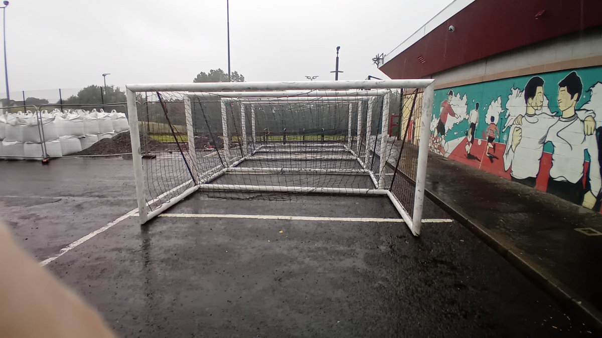 CmilkComFoot's tweet photo. We are on the lookout for someone who can help us deliver our old 7 a side goals to local schools.. please get in touch if you can help. 

#barliapitchesmatter https://t.co/mpSxvjdSdF