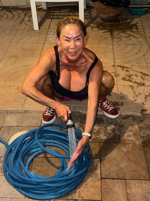 Water my garden at night because it's so hot in the day https://t.co/eXCEPWRCPV
