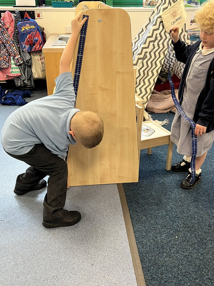 This afternoon reception have been discovering the length and height of different things around our classroom. We have even created our own height chart in our classroom! @ComberbachMrsY #ComberbachMaths