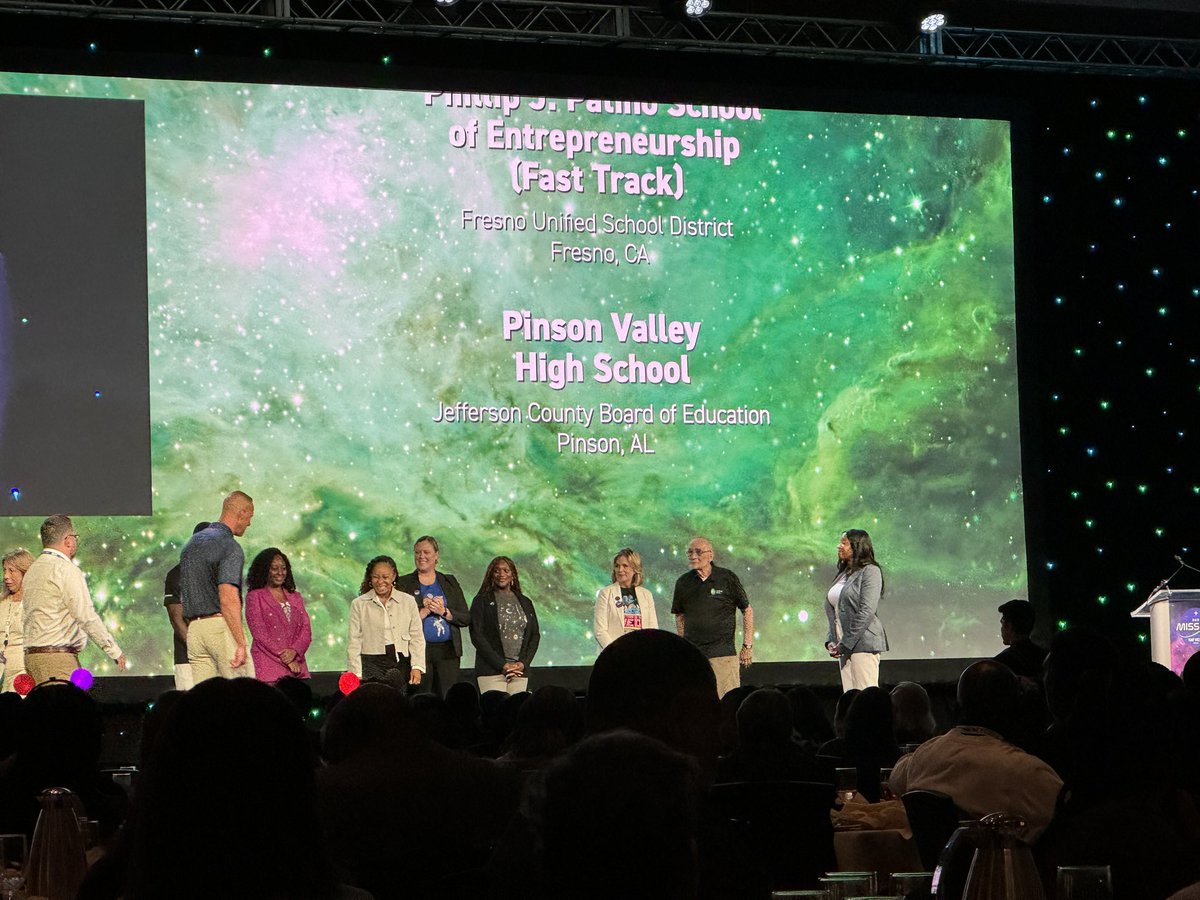 JEFCOCareerTech's tweet image. We are proud of @PVHigh and Jimmie Holifield for completing the Year of Planning and launching a new @NAFCareerAcads Academy of Finance! #BeFutureReady