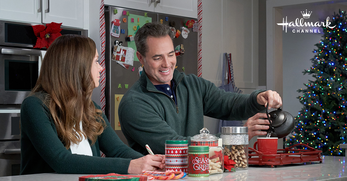 hallmarkchannel's tweet photo. Got a sweet tooth? πͺ Tune in to #AChristmasCookieCatastrophe starring @rachelboston and @webstervictor, followed by #TheSweetestChristmas starring @IamLaceyChabert and #LeaCoco, starting at 7/6c as part of #ChristmasInJuly. π https://t.co/AxSSsYC6Cd