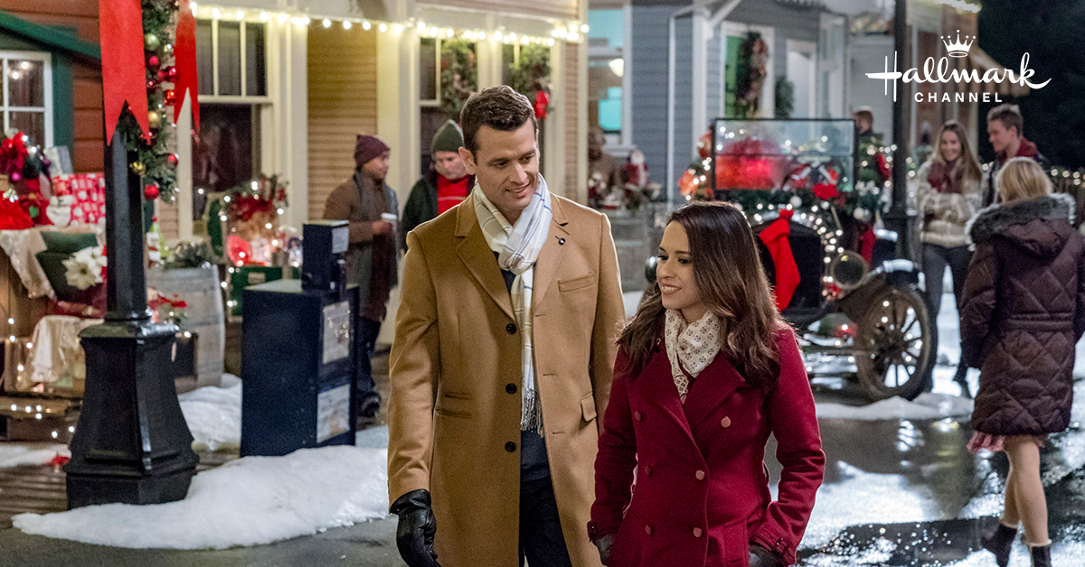 hallmarkchannel's tweet photo. Got a sweet tooth? πͺ Tune in to #AChristmasCookieCatastrophe starring @rachelboston and @webstervictor, followed by #TheSweetestChristmas starring @IamLaceyChabert and #LeaCoco, starting at 7/6c as part of #ChristmasInJuly. π https://t.co/AxSSsYC6Cd
