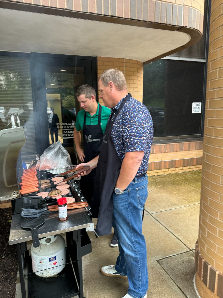 BullMooseTube's tweet photo. We welcomed the HOT weather with burgers, hot dogs, and a whole lot of sides at the Bull Moose Tube summer kick-off BBQ! Thanks to our grill masters, Jeff Ostermann, Lance Taylor, and Nate Carruthers for serving up delicious food!

#bbqseason #summer #bullmoosetube #teambuilding https://t.co/dG1fa2PO5l