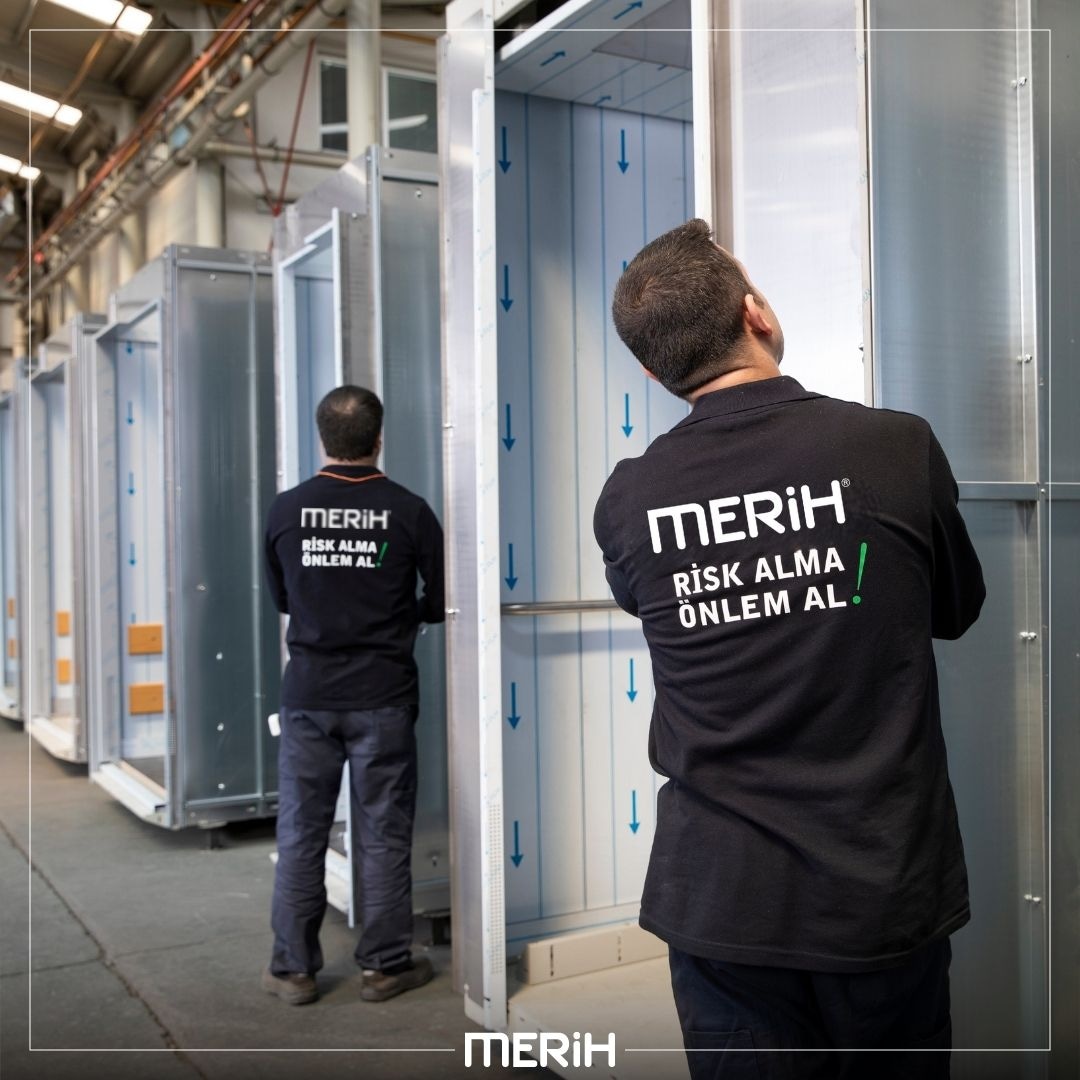 Üretim hattımız, modern teknolojiyi ve uzman işçilikle entegre ederek sürekli olarak yüksek kaliteli ürünler sunmaktadır. Müşteri memnuniyetine verdiğimiz önemle, üretimin her aşamasında güvenilir ve yüksek performanslı çözümler sağlıyoruz.