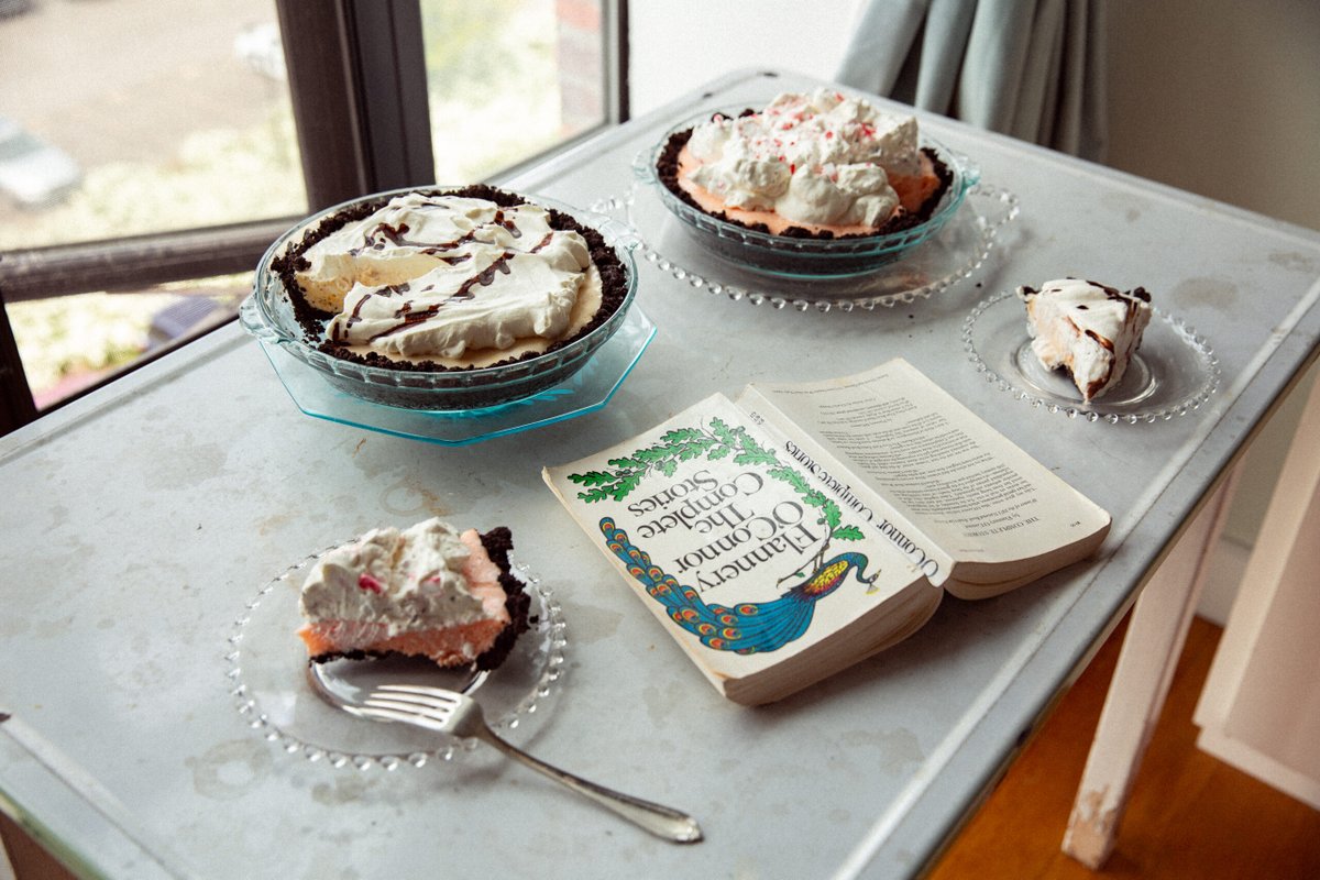 WritingWOMEN's tweet photo. Cooking Peppermint Chiffon Pie with Flannery O’Connor https://t.co/biuVKkRFiF https://t.co/Xx6Ce8q8iA