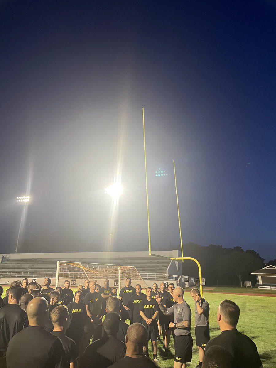 curtisbuzzard's tweet image. Last newcomers week PT - sprints and stairs on a hot/humid morning with 100+ newcomers and my Ranger buddy CSM Jerry Dodson! Going to miss Doughboy Stadium! @MCoEFortMoore #BeMoore