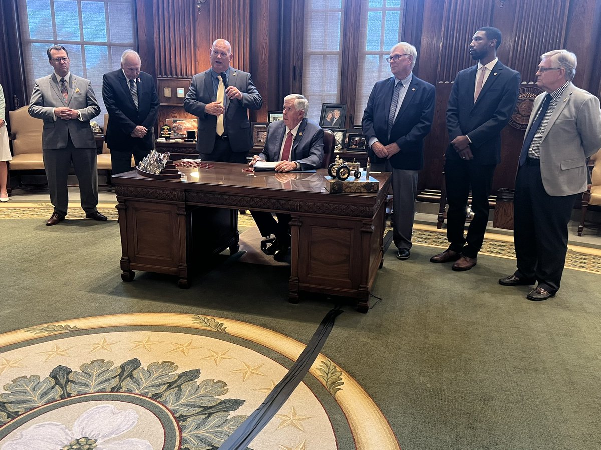 EmilyManleyTV's tweet photo. Another bill being signed by the governor today increases penalties for squatting, helps removes squatters and prohibits local eviction moratoriums. The bill also prevents a homeowners association from blocking residents from having chickens. #moleg https://t.co/VJYhY7Zipk