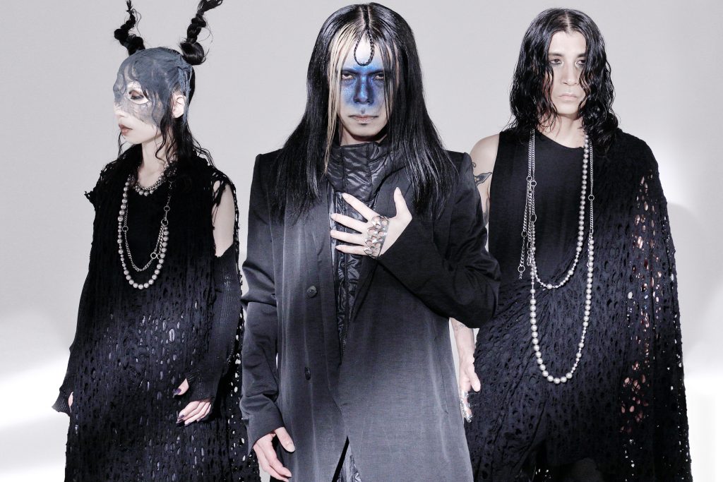 AnnieisUndead's tweet photo. Tbh Boris is probably the most fashionable metal band ever. Need these dudes playing at a fashion week event something fierce https://t.co/80H1Bjfgfz