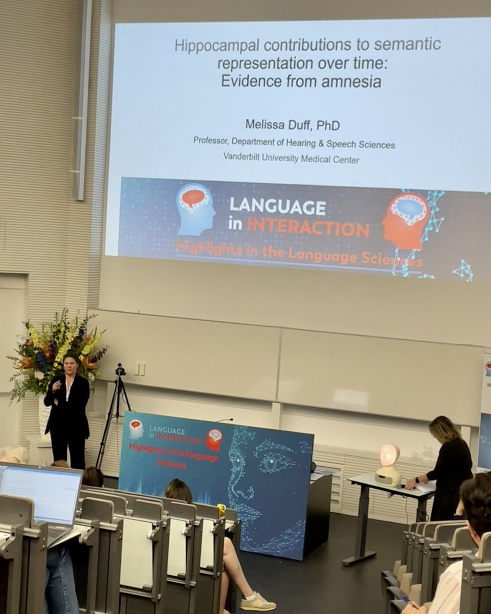 ShariceClough's tweet photo. Beautiful moment seeing my PhD &amp; postdoc mentors together in Nijmegen! It’s been a great week w/ @duffalab &amp; @ozyurek_a at the Highlights in Language Sciences Conference 🤩🤩 I am incredibly lucky to learn from two brilliant, visionary, &amp; inspirational leaders in their fields 🙏🏻 https://t.co/jaCcSbNHMB