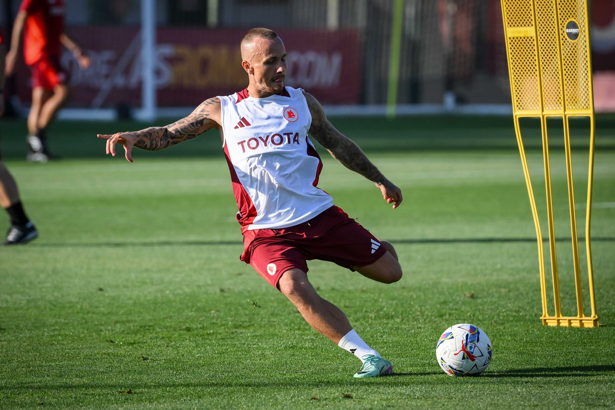 AS Roma Français tweet media