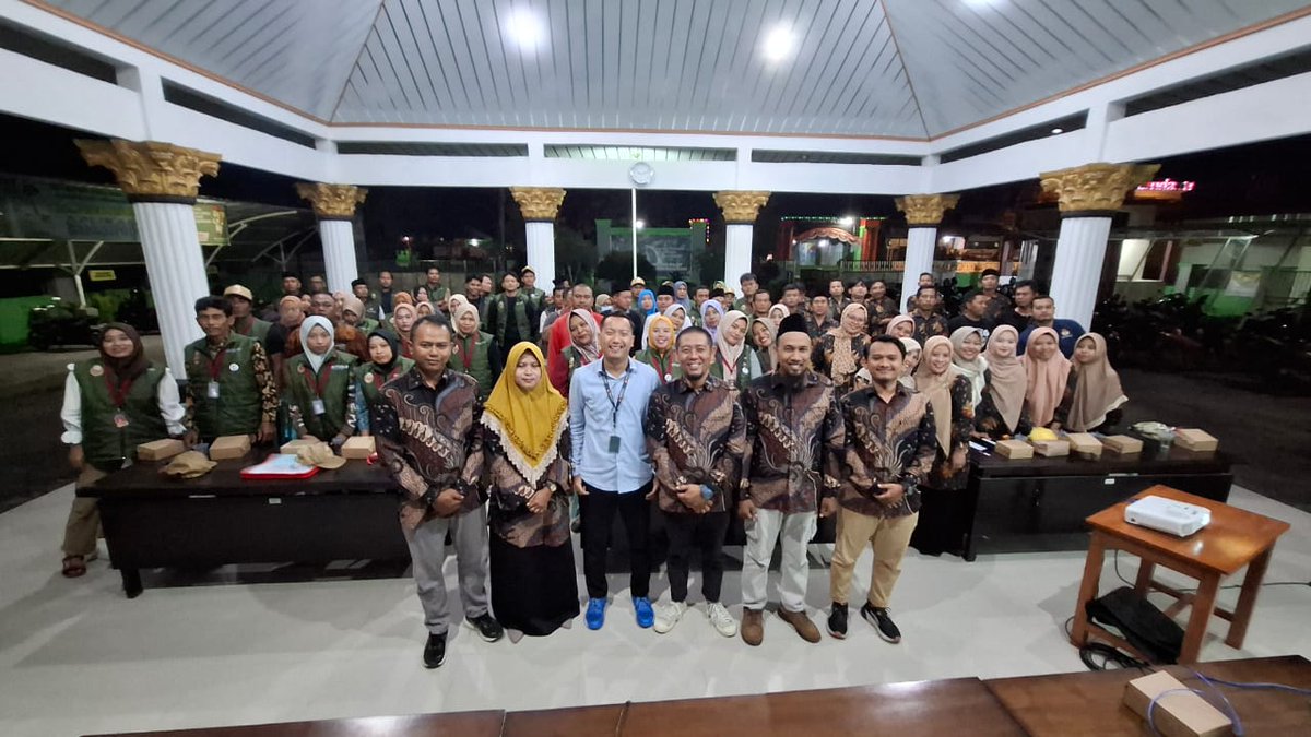 Panwasplandaan's tweet photo. Pengawasan Bimtek &amp; Evaluasi Penguatan Tugas Pokok Pantarlih Pada Pemilihan Serentak Tahun 2024 Di Kecamatan Plandaan. 
Plandaan, 09 Juli 2024.

#Bawaslu
#BawasluJatim
#BawasluJombang
#AwasiCegahTindak
#BawasluMengawasi
#AyoAwasiBersama
#PemiluPemilihan2024
#PILKADA2024 https://t.co/gTDkTvRIyJ