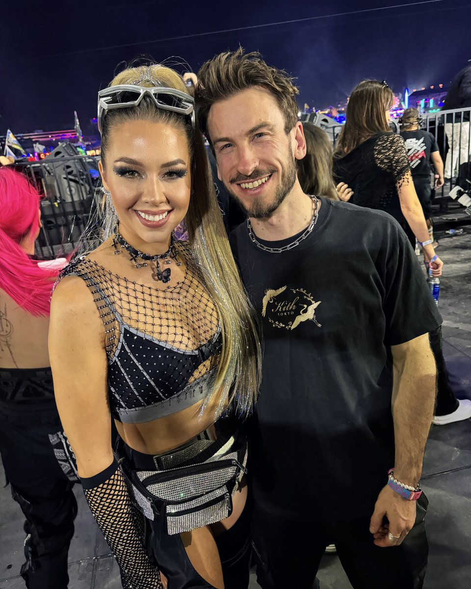 ℍ𝔸𝕃𝕀𝔼ℕ𝔼 tweet media