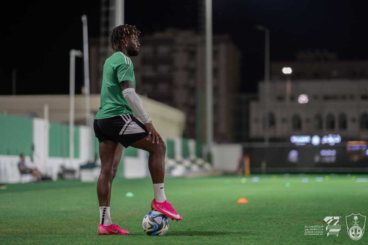 ALAHLI_FCEN's tweet photo. Maxi ⚽️ https://t.co/aL1hvQbkJ7