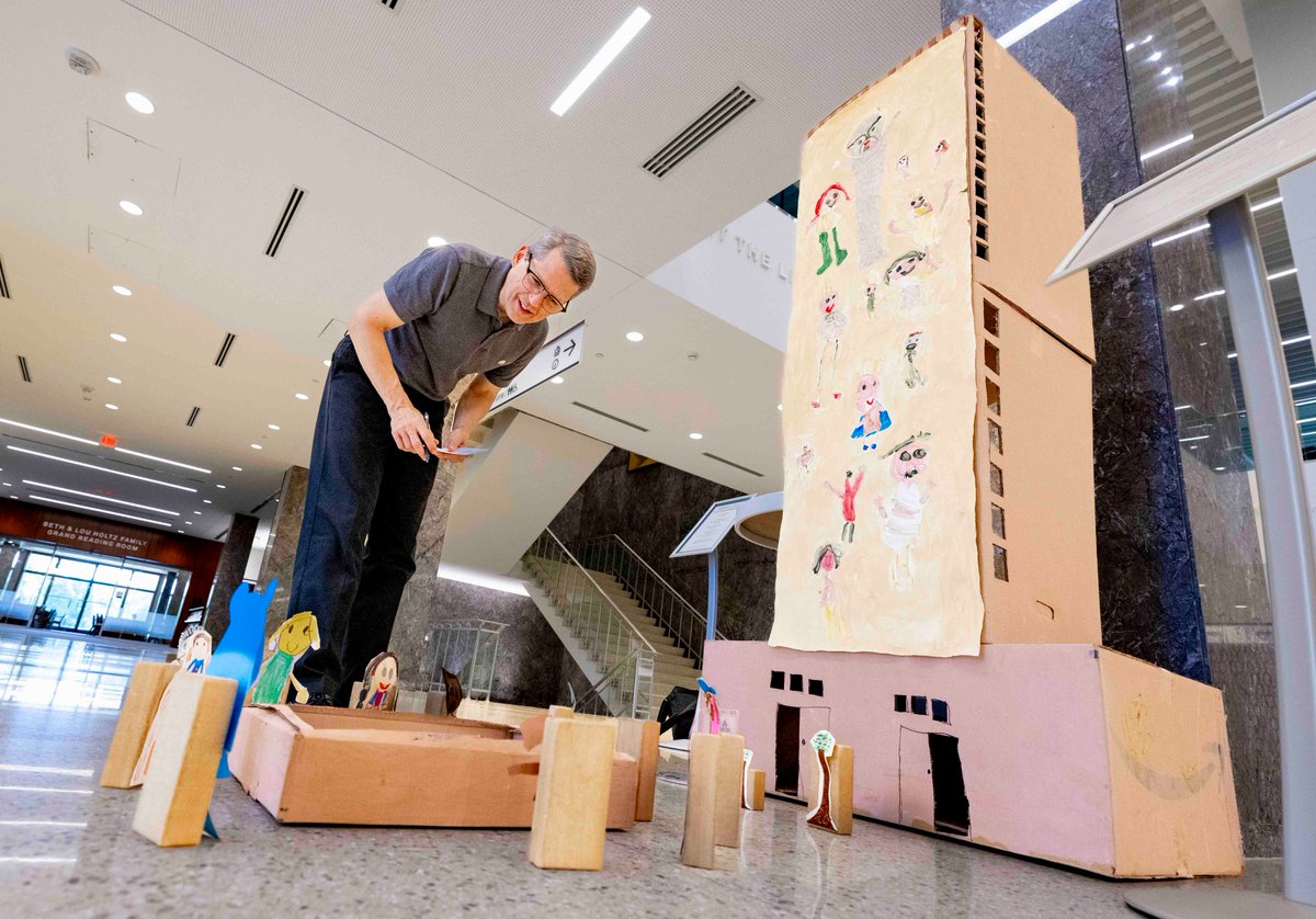 Hesburgh Libraries tweet media