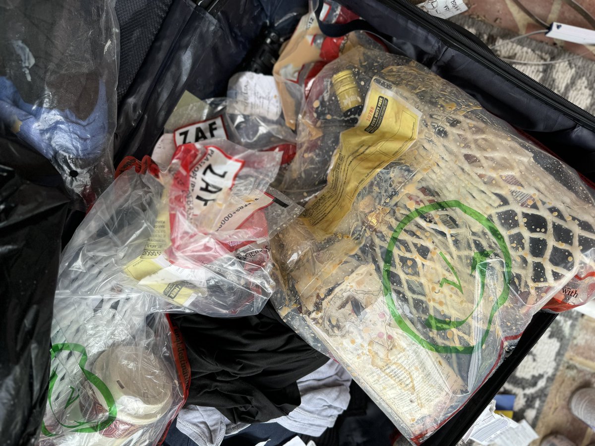 I've never had faith flying from #TLH but today solidify my belief of why traveling to and from TLH is piss poor. <a href="/Delta/">Delta</a> hire better people who are fit to do the job. #Delta #deltairlines #DeltaBaggageClaim