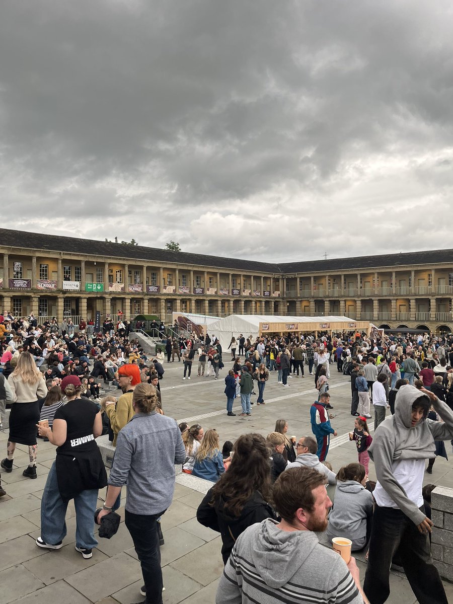Gary Smith (@gsmithesq7) on Twitter photo Cracking venue for a gig! Piece Hall Halifax Cracking venue for a gig! Piece Hall Halifax