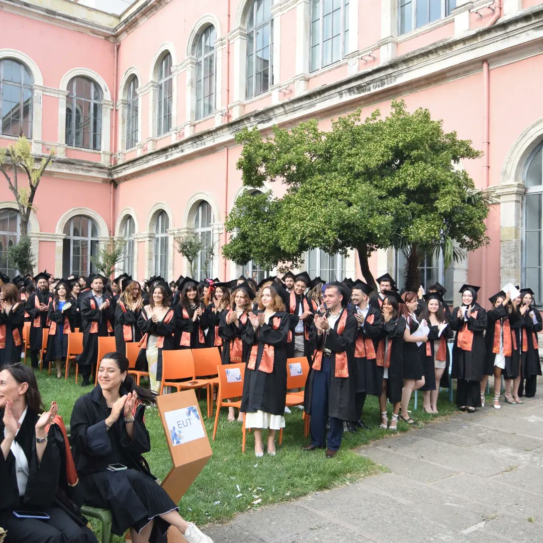 İTÜ Mimarlık Fakültesi Şehir ve Bölge Planlama Bölümü öğrencimiz Gülbahar ACAP, 2023-2024 eğitim-öğretim yılı mezuniyetinde fakültemizi 3.'lükle, bölümümüzü birincilikle tamamladı! 🎉

Tüm öğrencilerimizin başarılarıyla gurur duyuyor ve yürekten tebrik ediyoruz 👏

#itü #sbp