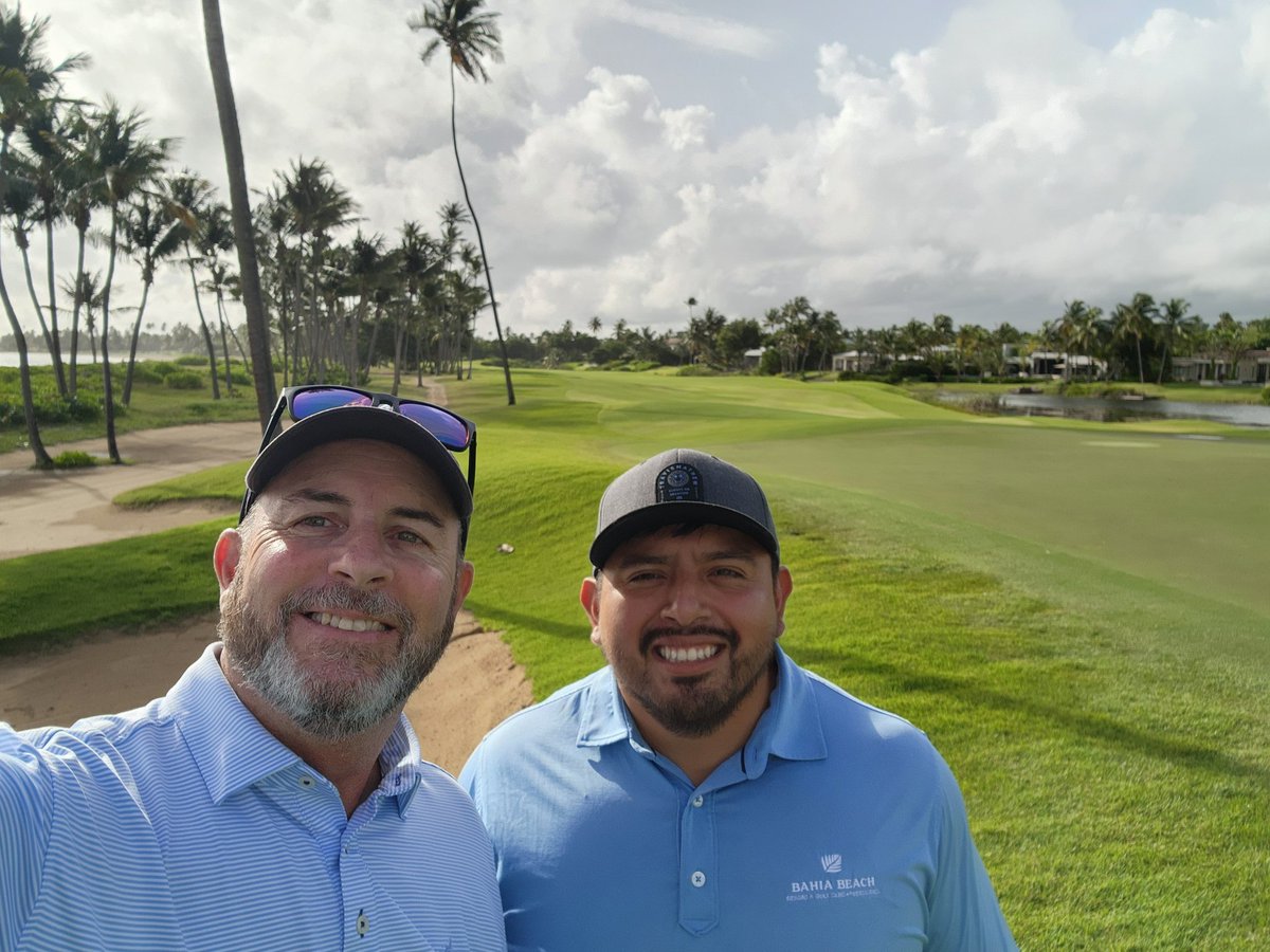 MurrayGuitars's tweet image. Huge shoutout to @TurfMamba for his incredible hospitality and grounds tour. First class golf course in fabulous condition. You should be very proud of your team, they're killing it! Look forward to coming back, and to your visit to the states some time soon.