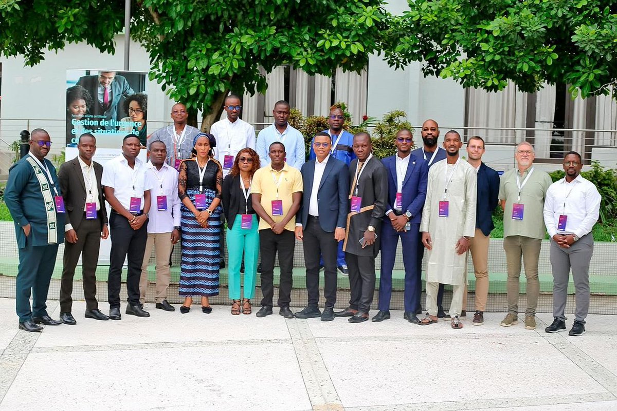 HadjaFantaSylla's tweet photo. J'ai eu l'honneur de participer à la 4ème édition de  formation sur la Gestion de l'urgence et des situations de crise à Abidjan 
Organiser par @USenghor https://t.co/XTueGHNq1X