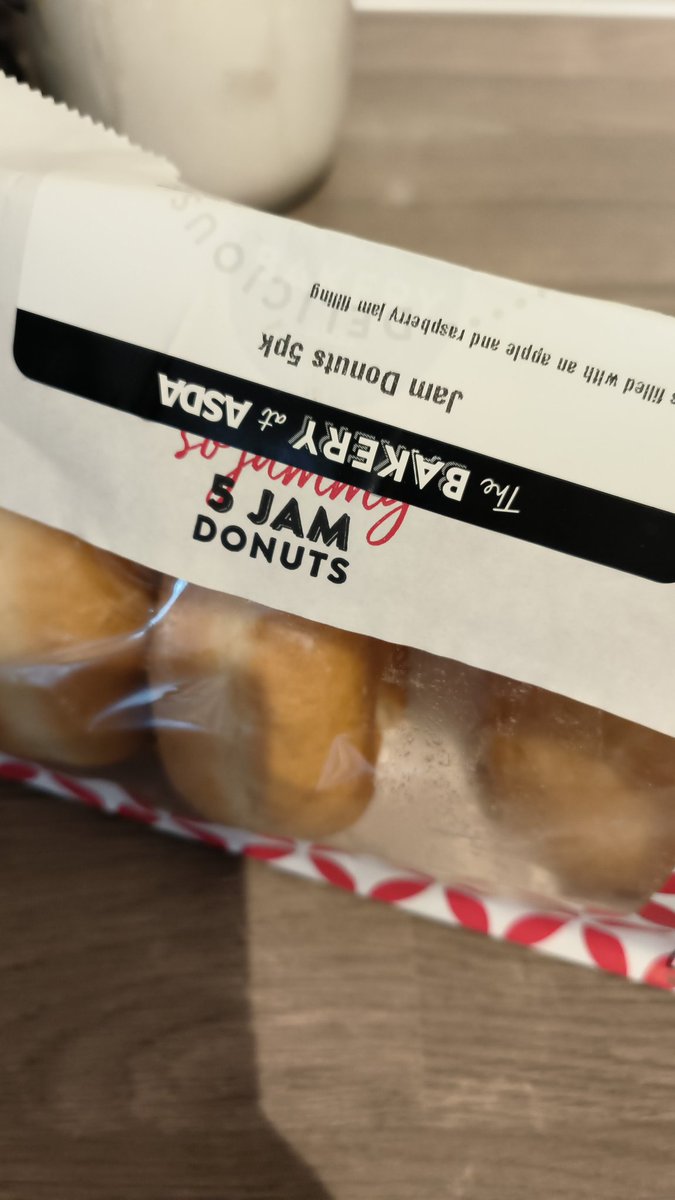 ABookandTea's tweet photo. @AsdaServiceTeam says jam on the label but inside is custard. https://t.co/fPdK7BIFtv