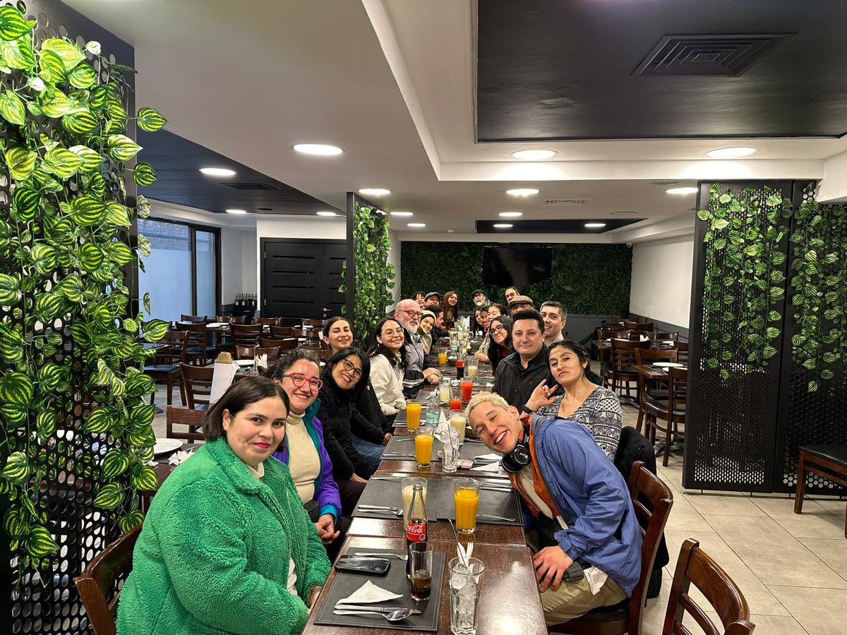 RP_migrantes's tweet photo. el Observatorio del Derecho a a Comunicación, y la Cicletada de las Niñas. 

🟣🟤Este encuentro (21 y 22 de junio) 🤝se realizó gracias a la colaboración de @VEXCOM_Uchile @FCEIUchile, y el apoyo del @FondoAlquimia 

#Periodistas #Comunicadores #Comunicadoras https://t.co/b36QqDHKaF