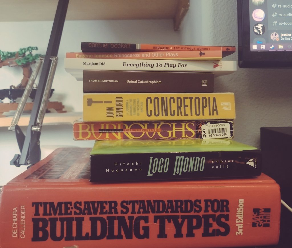 oysterFAKE's tweet image. if u visit a game dev and they dont have books on their desk. Well. U know