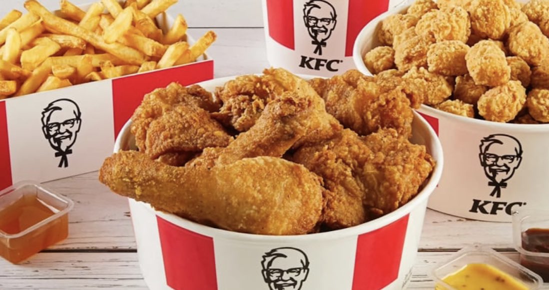 AntiDroiteYUL's tweet photo. #boycottKFC #boycotterPFK #banKFC @kfc @KFCFrance Pas de poulet grillé Halal. https://t.co/IVut0RcG23