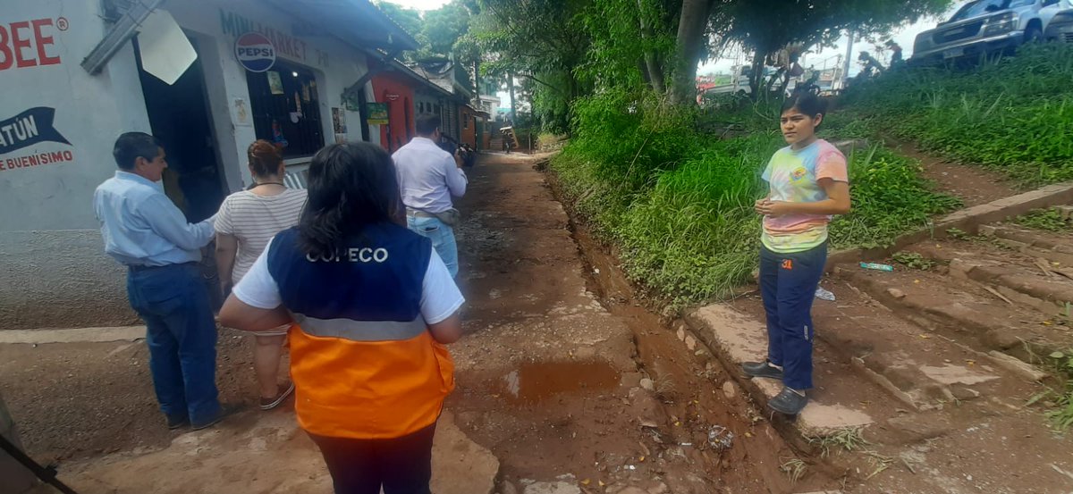 CopecoHonduras1's tweet image. 📍En Tegucigalpa 

Personal de la Regional Vlll, de esta Secretaría de Estado, realiza Evaluación de Daños y Análisis de Necesidades #EDAN, producto del colapso de las Alcantarillas que afectaron a 12 familias.