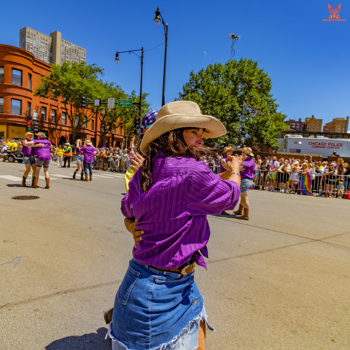 2ndCityOutlaws's tweet photo. @ChiLoopAlliance #SundaysOnState THIS SUN July 14th!
2PM on Block C - Between Washington & Madison teaching fun & easy line dance lessons!
3:30 PM at the @ChicagoPlays stage in front of Macy's for our full performance & more lessons!
UNIFORMS PROVIDED BY @Alcalas_Western https://t.co/5XrlV1xdt0