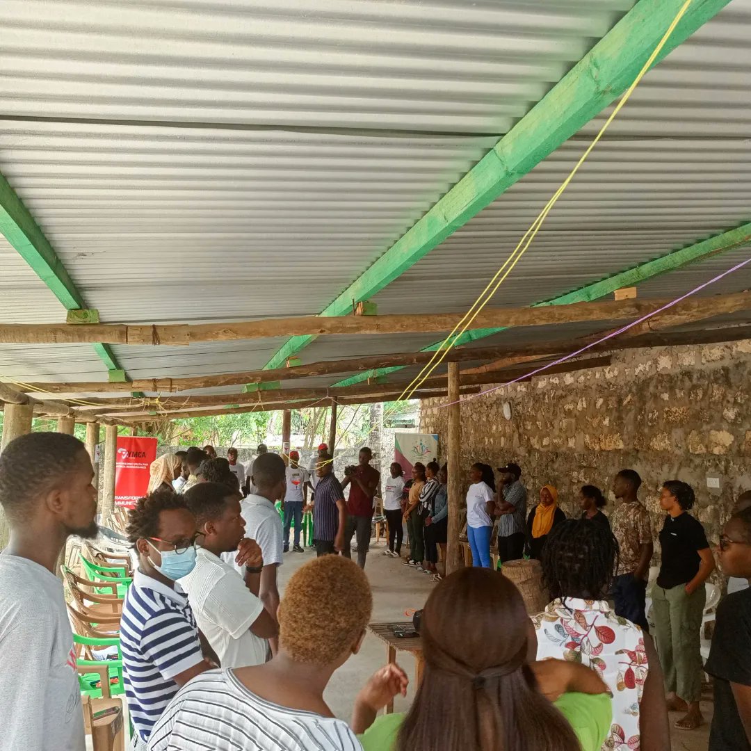 Youth_Dare's tweet image. Amidst the uprising revolution of the #GenZ, we converged at the center area of the revolution in Kilifi town for a Dialogue with youths on effective #Advocacy and #Activism as we strive to sharpen our skills, and knowledge as we bring positive change in our community. #YouthDare