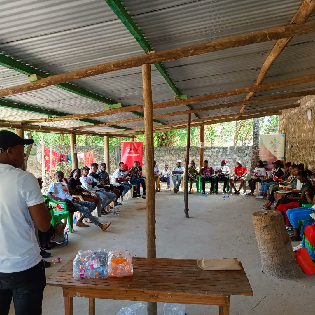 Youth_Dare's tweet image. Amidst the uprising revolution of the #GenZ, we converged at the center area of the revolution in Kilifi town for a Dialogue with youths on effective #Advocacy and #Activism as we strive to sharpen our skills, and knowledge as we bring positive change in our community. #YouthDare