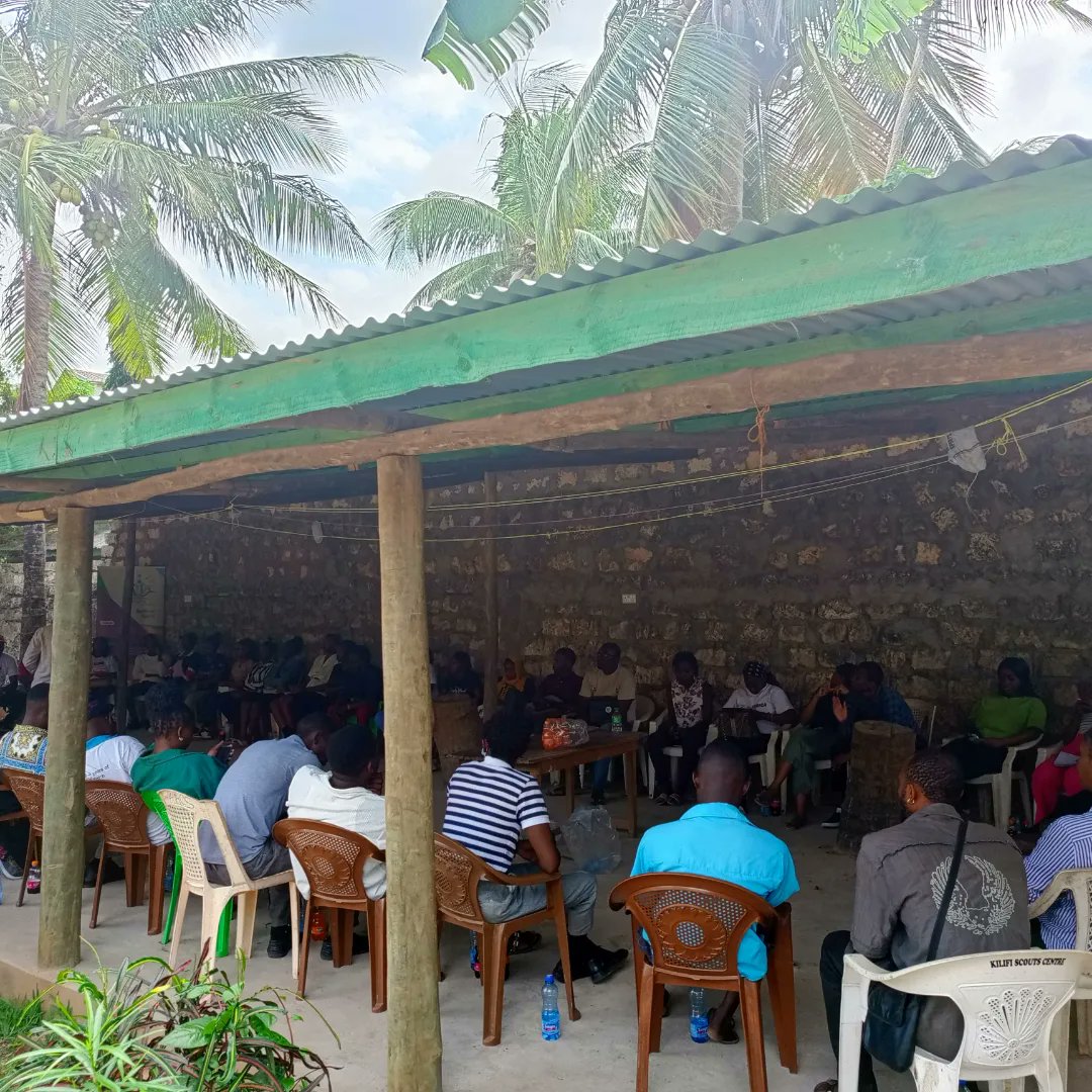 Youth_Dare's tweet image. Amidst the uprising revolution of the #GenZ, we converged at the center area of the revolution in Kilifi town for a Dialogue with youths on effective #Advocacy and #Activism as we strive to sharpen our skills, and knowledge as we bring positive change in our community. #YouthDare