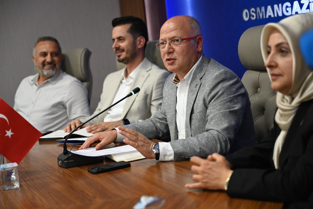 akpartiosmangaz's tweet photo. 📍AK Parti Osmangazi İlçe Başkanlığı 

Haftalık Yönetim Kurulu Toplantımızı İl Başkanımız Davut Gürkan Başkanlığında İlçe Yöneticilerimiz ve Belediye Meclis Üyelerimizin katılımlarıyla gerçekleştirdik.

Kıymetli başkanımıza toplantımıza teşriflerinden dolayı teşekkür ediyoruz.

@davutgurkan 
@kurtulus_adnan