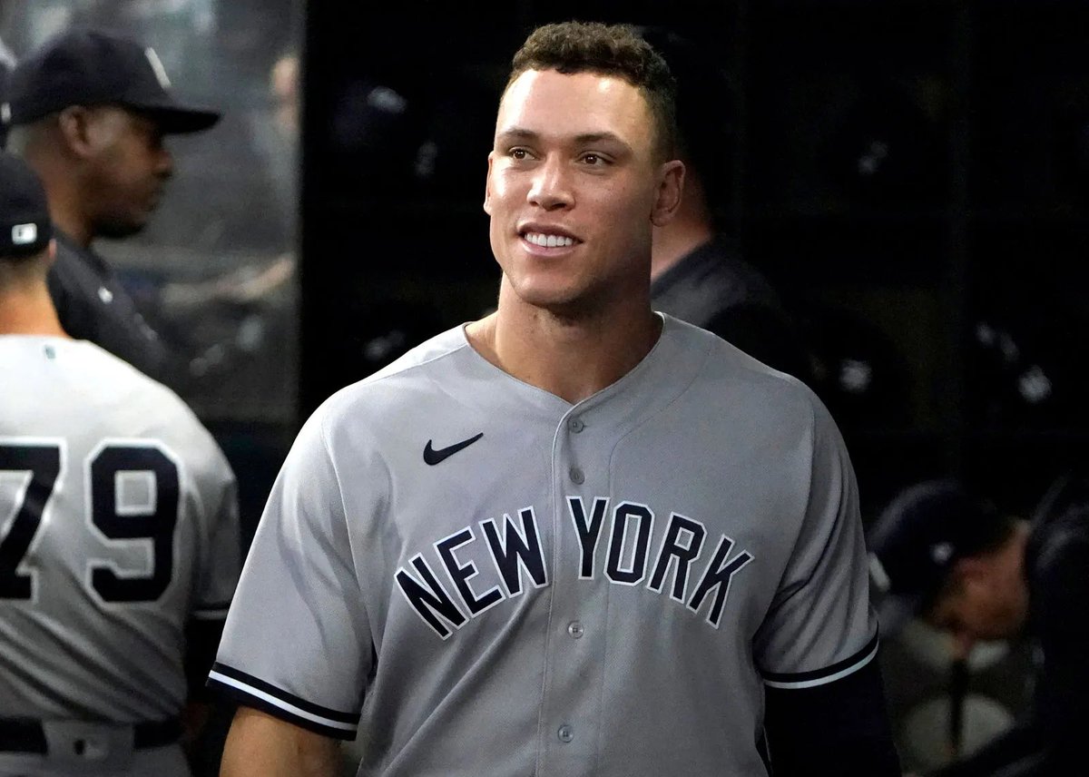 JimmyRandazzo's tweet photo. If Aaron Judge hits a HR today someone who is following @ASTLIVESPORTS is winning a shirt. Comment your size. Let’s go Yankees. https://t.co/F5lVKHbXyN