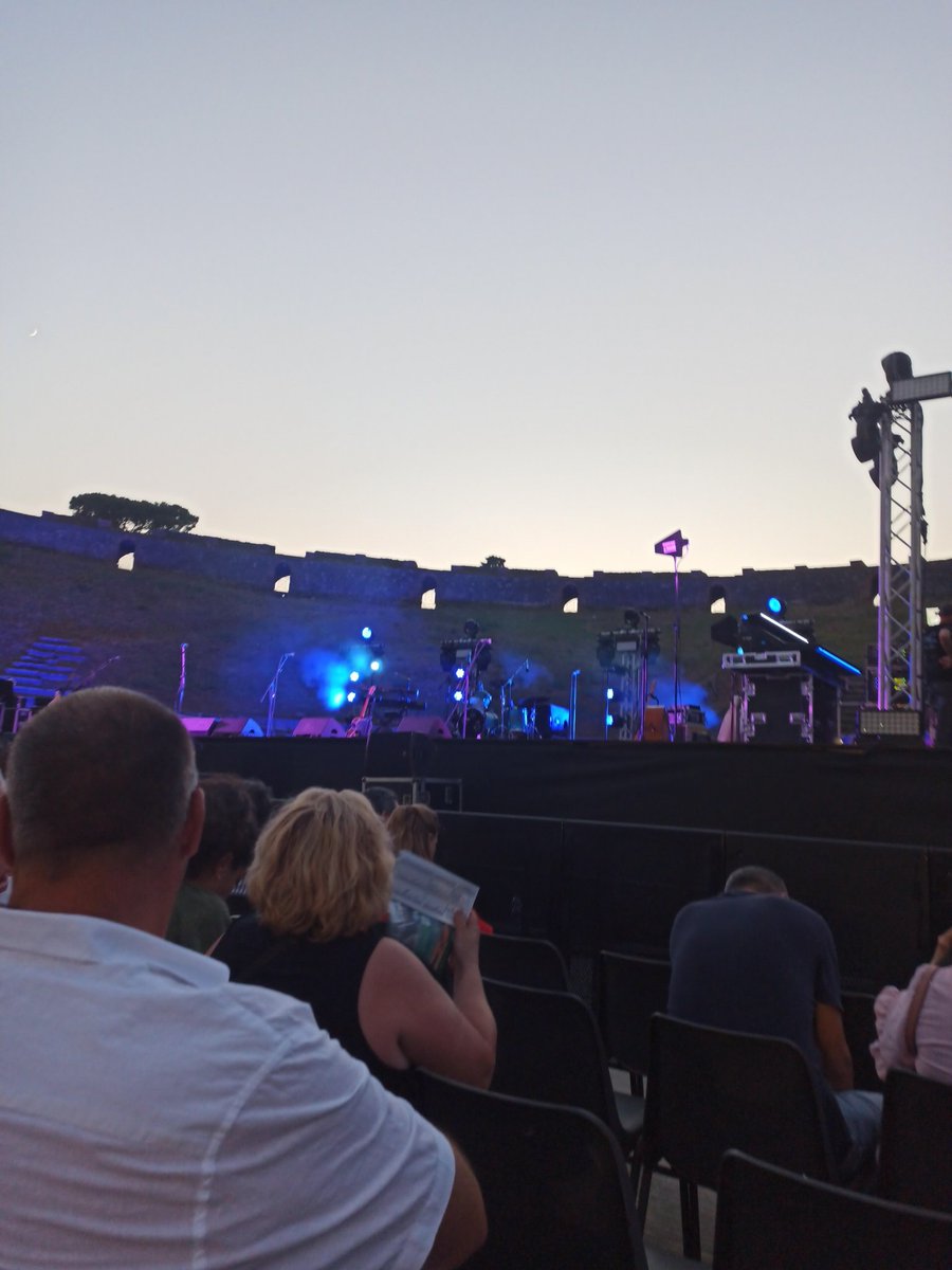Raffog's tweet photo. @russellcrowe @pompeii_sites @pompei79 We are waiting for you... but please let the giant sleep https://t.co/FYcsYHlxnp
